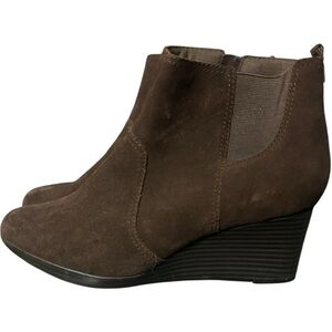 Clarks Suede Leather Wedge Ankle Booties Brown Size 7.5W